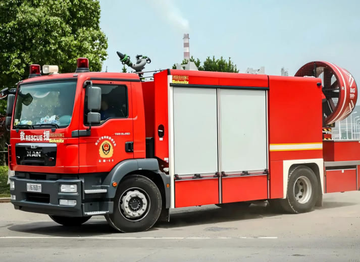 采购消防水车为何选襄鼎汽车